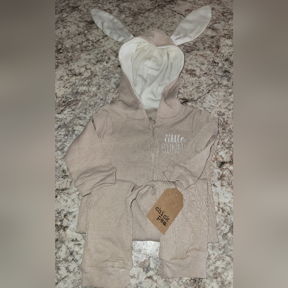 Chick Pea Beige Bunny Ear Hoodie Pajamas NWT ❤️❤️